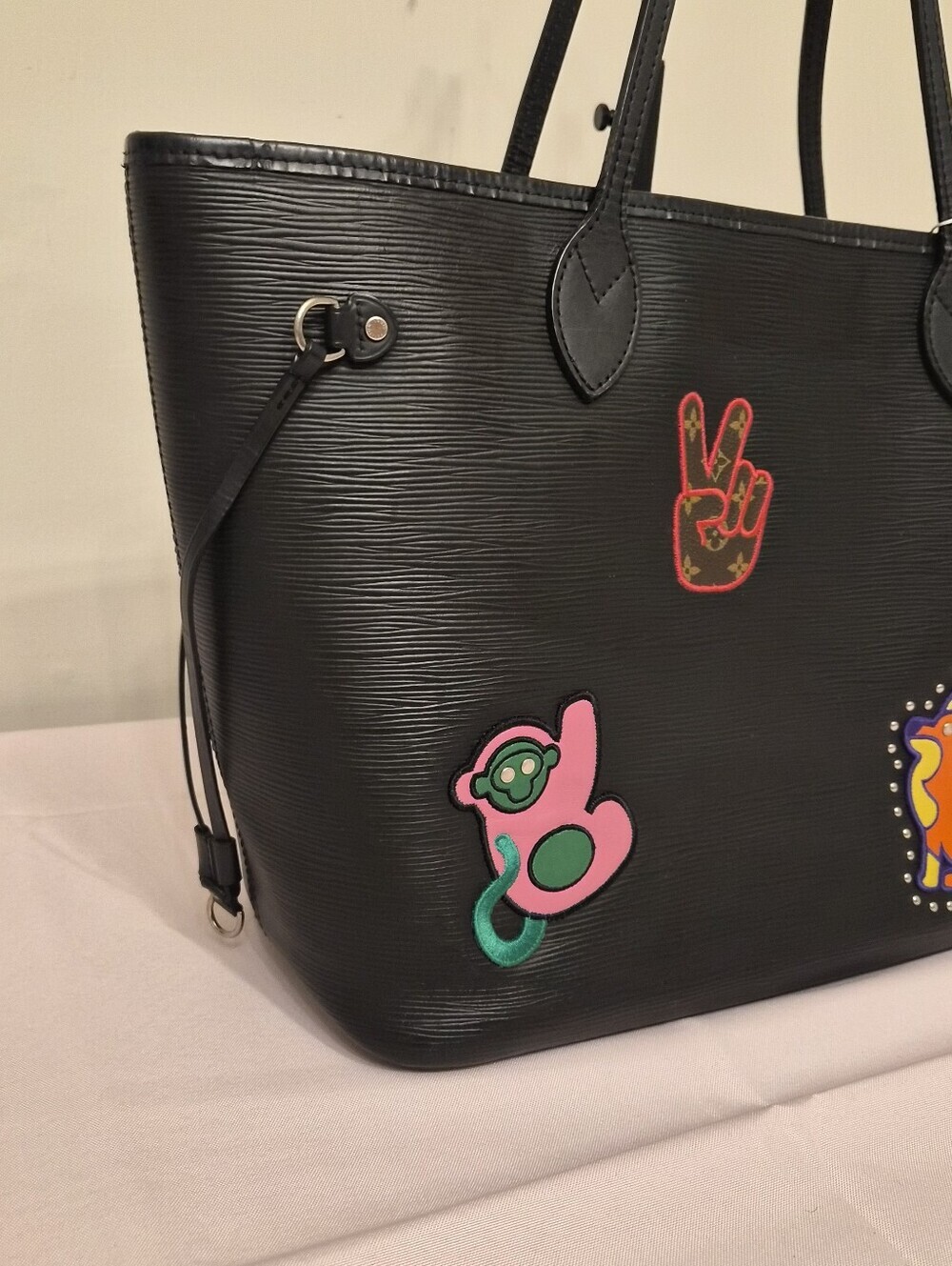 Louis Vuitton Neverfull MM Epi "Stickers" Edition | Pouch| Black | COA - Picture 4 of 16